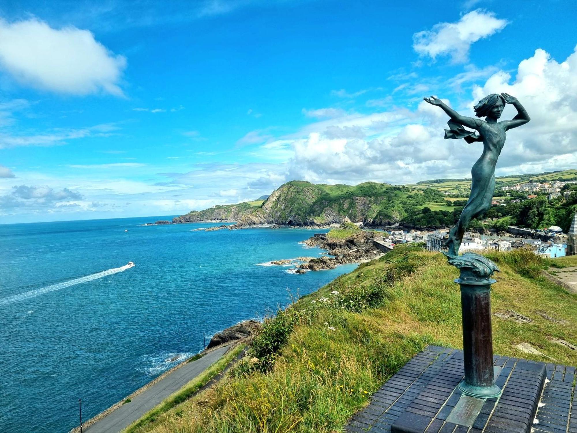 Sea Views, Big 2 Bed Flat Close To Beach & Harbour Ilfracombe Exterior foto